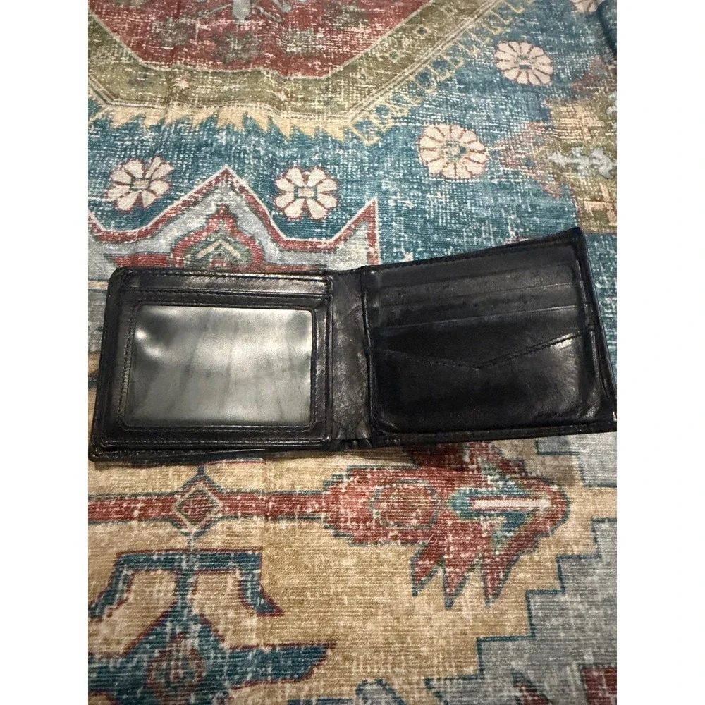 Fossil Mens Black Leather Bifold Wallet‎ with Flip ID Window Diamond Logo